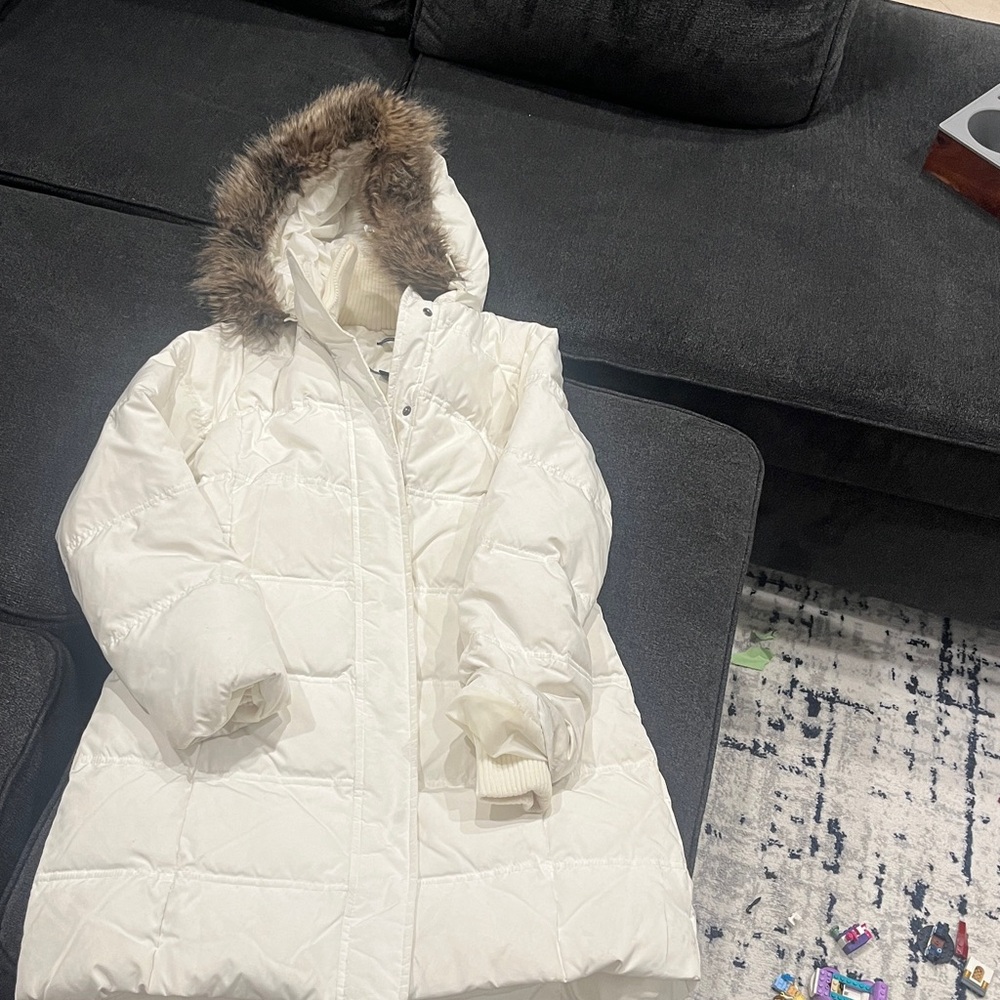 GAP Women's White Puffer Jacket